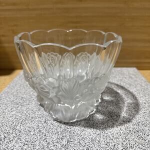 VTG Pressed Glass Footed Bowl Satin Frosted Floral Scalloped Base 6” Roses